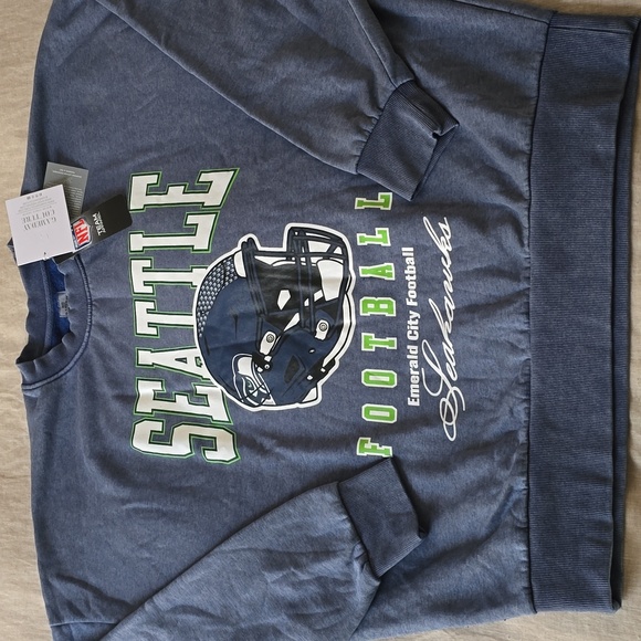 Seattle Seahawks GAMEDAY COUTURE NFL Oversized Premium Fleece Sweater - Picture 3 of 7